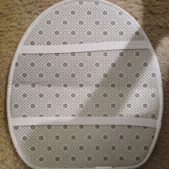 Wooden Door-4pcs (Shower Curtain/Bath Rug/U-Shape Mat/Toilet Cover)-(New Cond.) - Picture 11 of 14